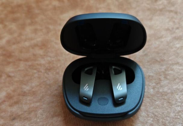 NeoBuds Pro3以-50dB超宽频降噪塑造通勤静音典范九游会真人游戏第一品牌2025降噪耳机排行榜前十名推荐：漫步者(图1)